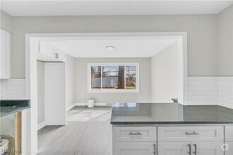 Building Photo - 16902 Lotus Dr