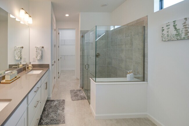 Building Photo - 17118 Oakstead Dr