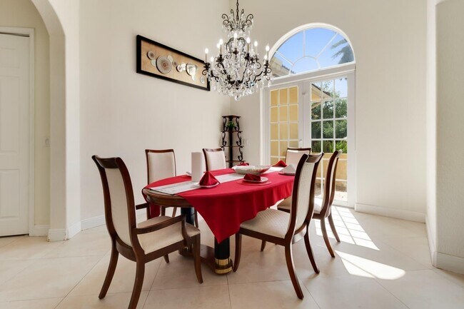 Building Photo - 6301 SW 58th Ct