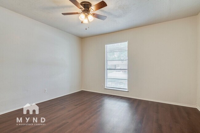 Building Photo - 3237 Chalmette Ct
