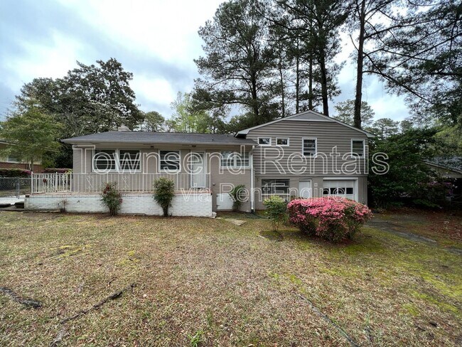 Building Photo - 2621 Bennington Rd