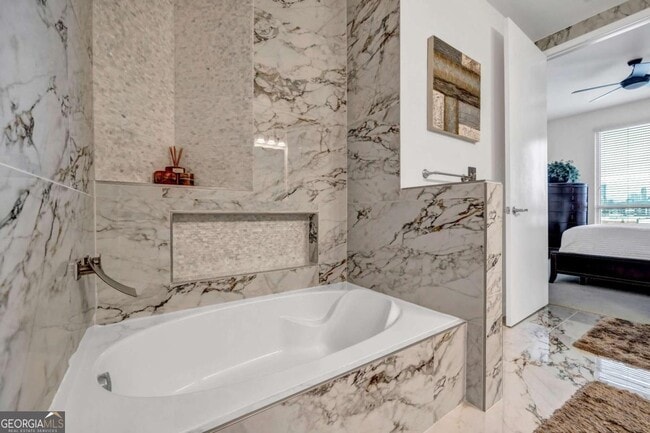 Building Photo - 711 Cosmopolitan Dr NE