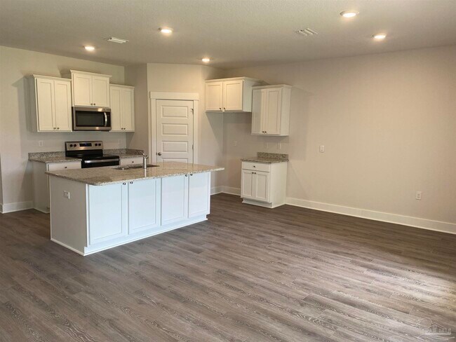 Building Photo - 5786 Danbury Blvd