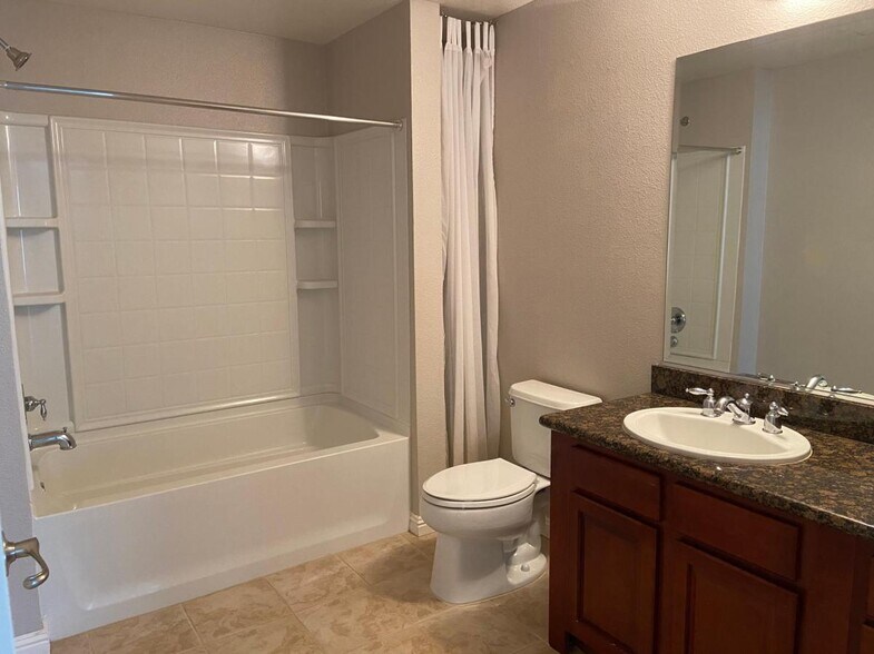 Guest Bathroom - 2210 Gellert Blvd