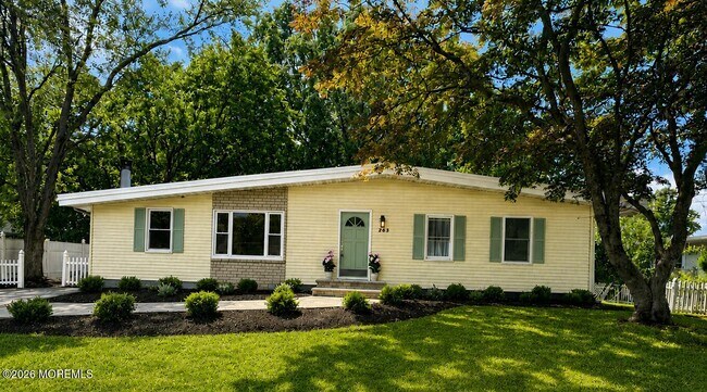 Building Photo - 253 Parkview Ter