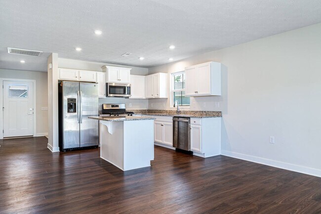 Building Photo - Gorgeous Newer Home in New Development