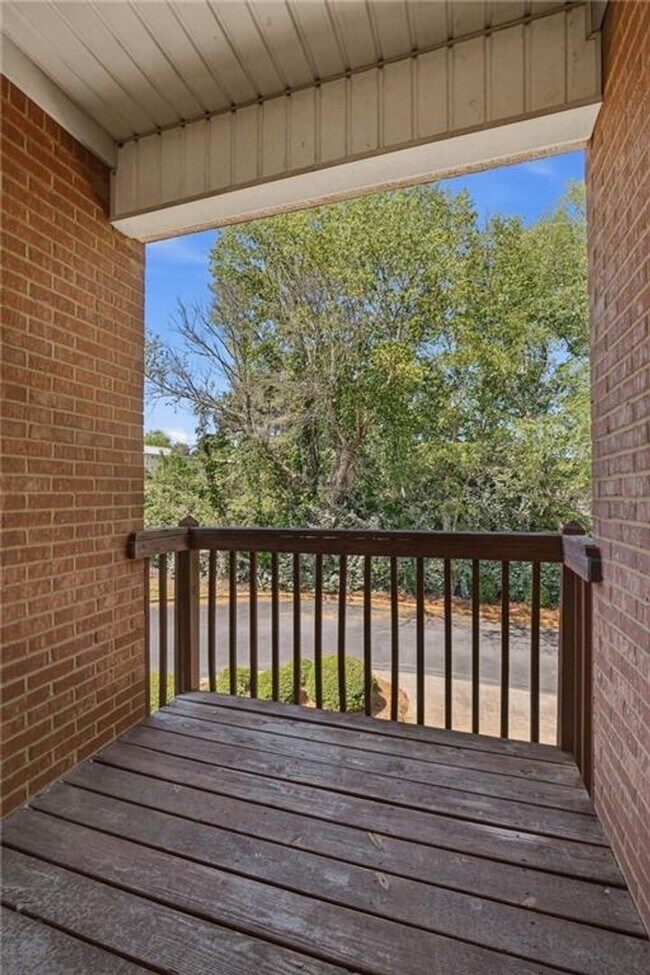 Building Photo - 1213 N Dean Rd