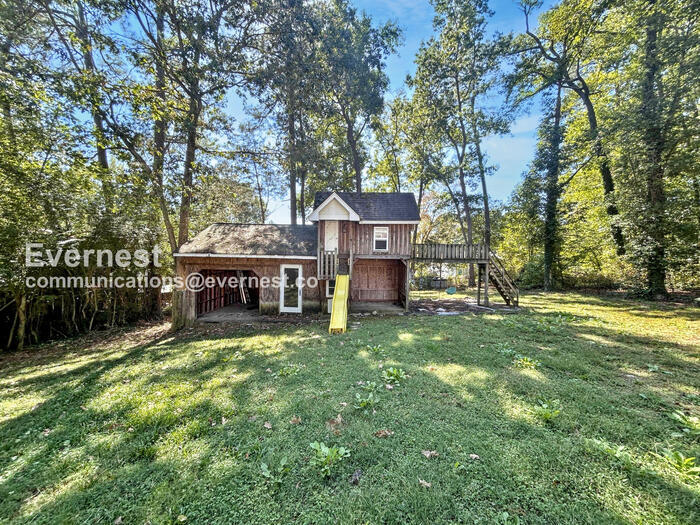 Building Photo - 5631 Swan Dr