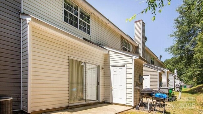 Building Photo - 3134 Summercroft Ln