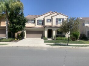 Building Photo - 4 bed 2.5 bath Beautiful Sycamore Creek house in Corona for lease