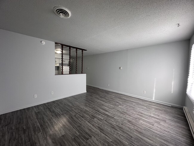 Building Photo - 1214.5 James-