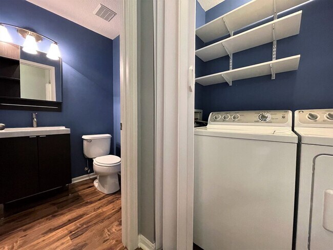 Building Photo - 1251 Hall Ln