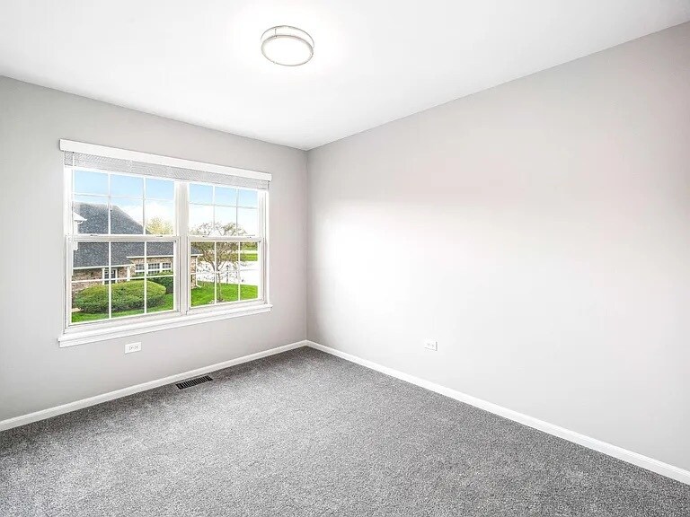 Building Photo - 13843 S Cambridge Cir