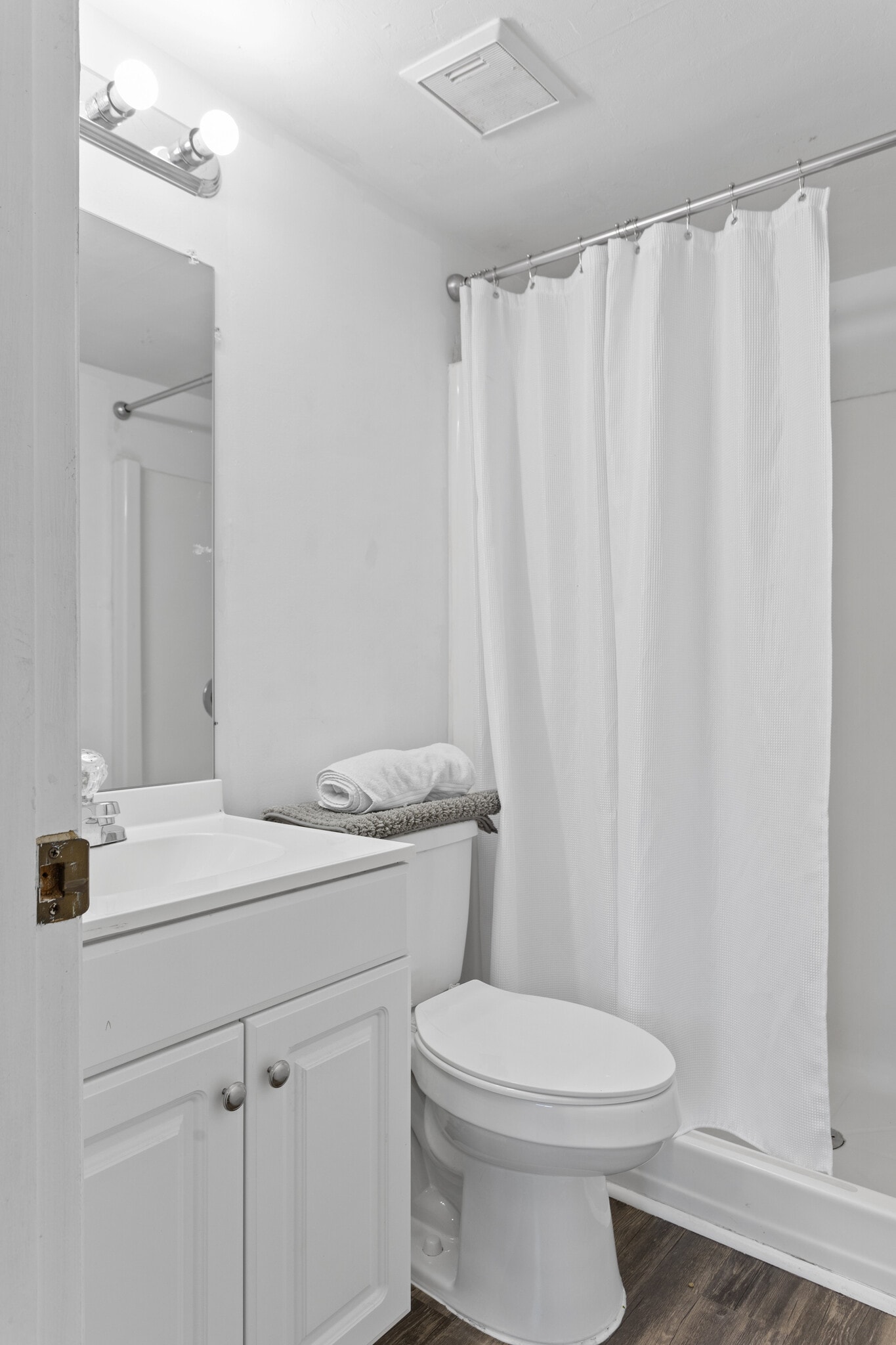 Guest bathroom - 4507 Holly Tree Rd