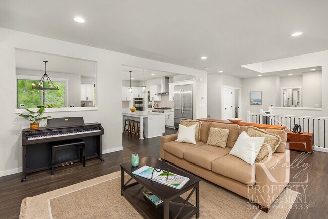 Building Photo - 1762 NE Crystallia Ct