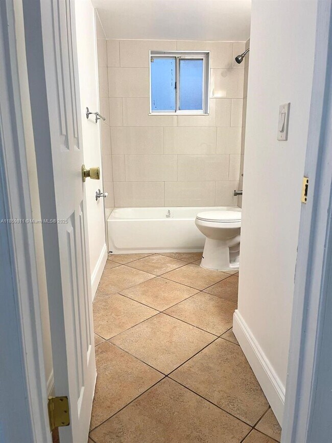 Building Photo - 3021 W 76th St