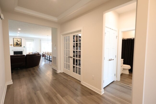Building Photo - 4 Bedroom, 4 Bath Home w/Backyard Heated Pool overlooking Pearl's Fen