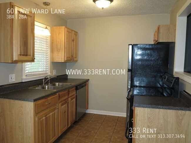 Building Photo - You'll be able to move around in this one ...