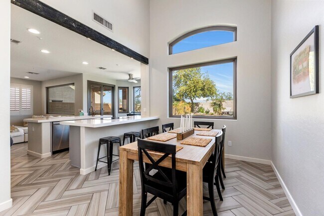 Building Photo - 10340 E Caribbean Ln