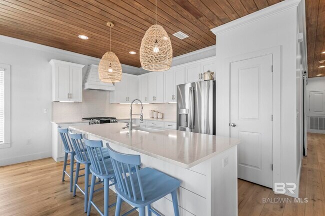 Building Photo - 5665 Armadillo Ave