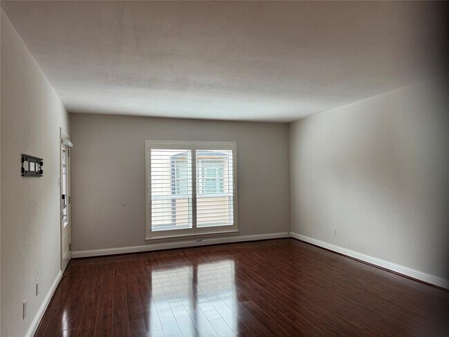 Building Photo - 1807 Stoney Brook Dr
