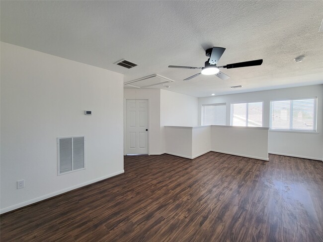 Building Photo - 21123 Amber Crossing Dr