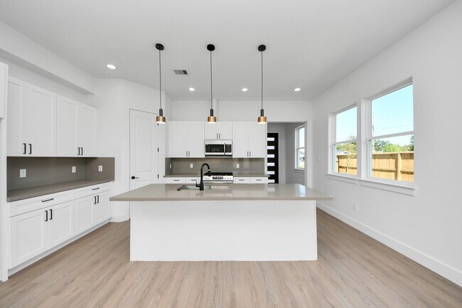 Building Photo - 4133 E Toliver St