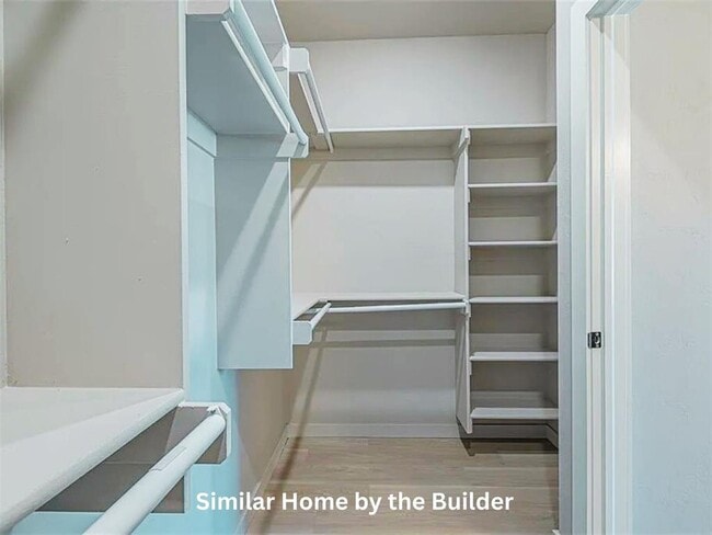 Building Photo - 327 S Aydelotte Ave