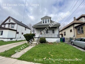 Building Photo - 98 Freund St