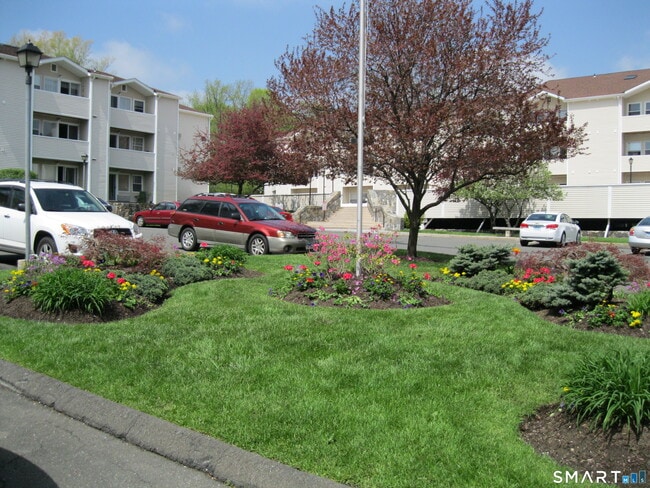 Building Photo - 163 South St