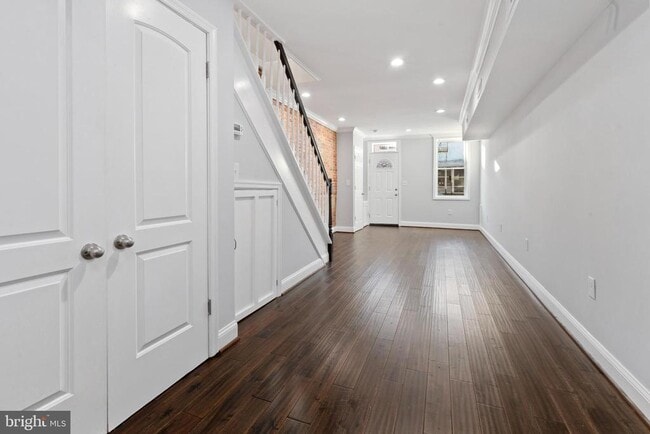 Building Photo - 3339 Paine St