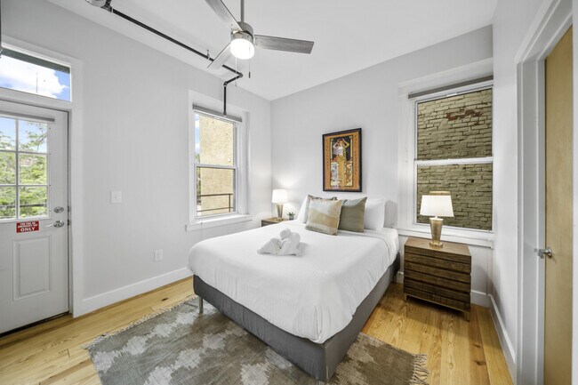 Building Photo - 122 W Elder St