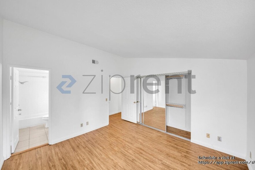 Building Photo - 12526 Pinehurst St