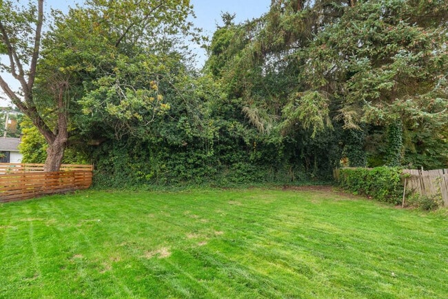 Building Photo - 9047 51st Ave NE