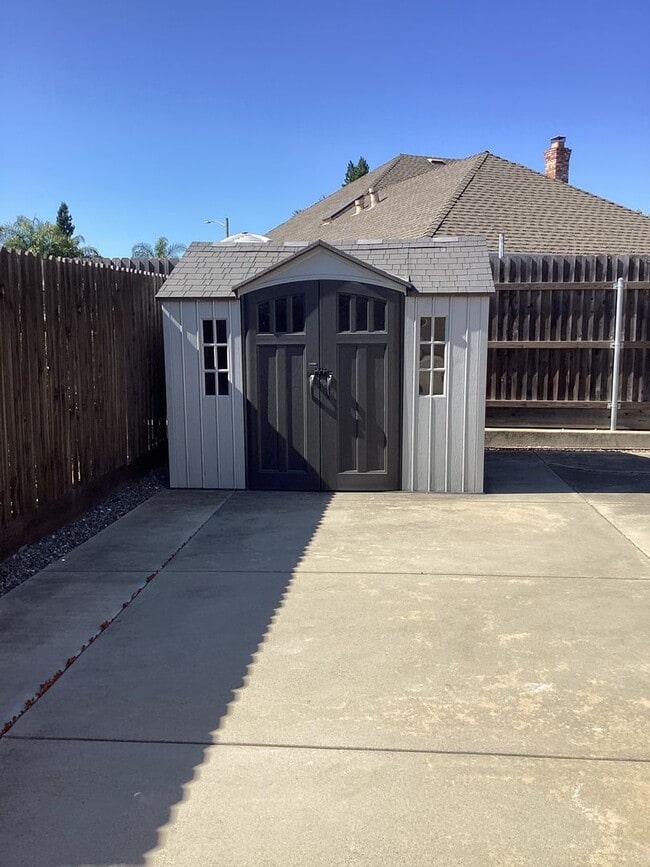 Building Photo - Spacious 4-Bedroom Home in a Desirable Yuba City Neighborhood