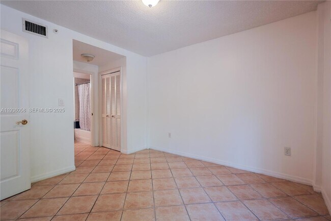 Building Photo - 1918 Brickell Ave