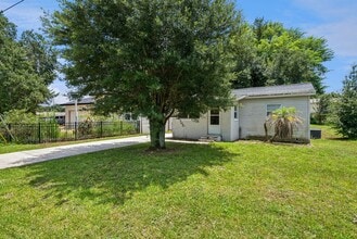 Building Photo - 5000 Huppel Ave