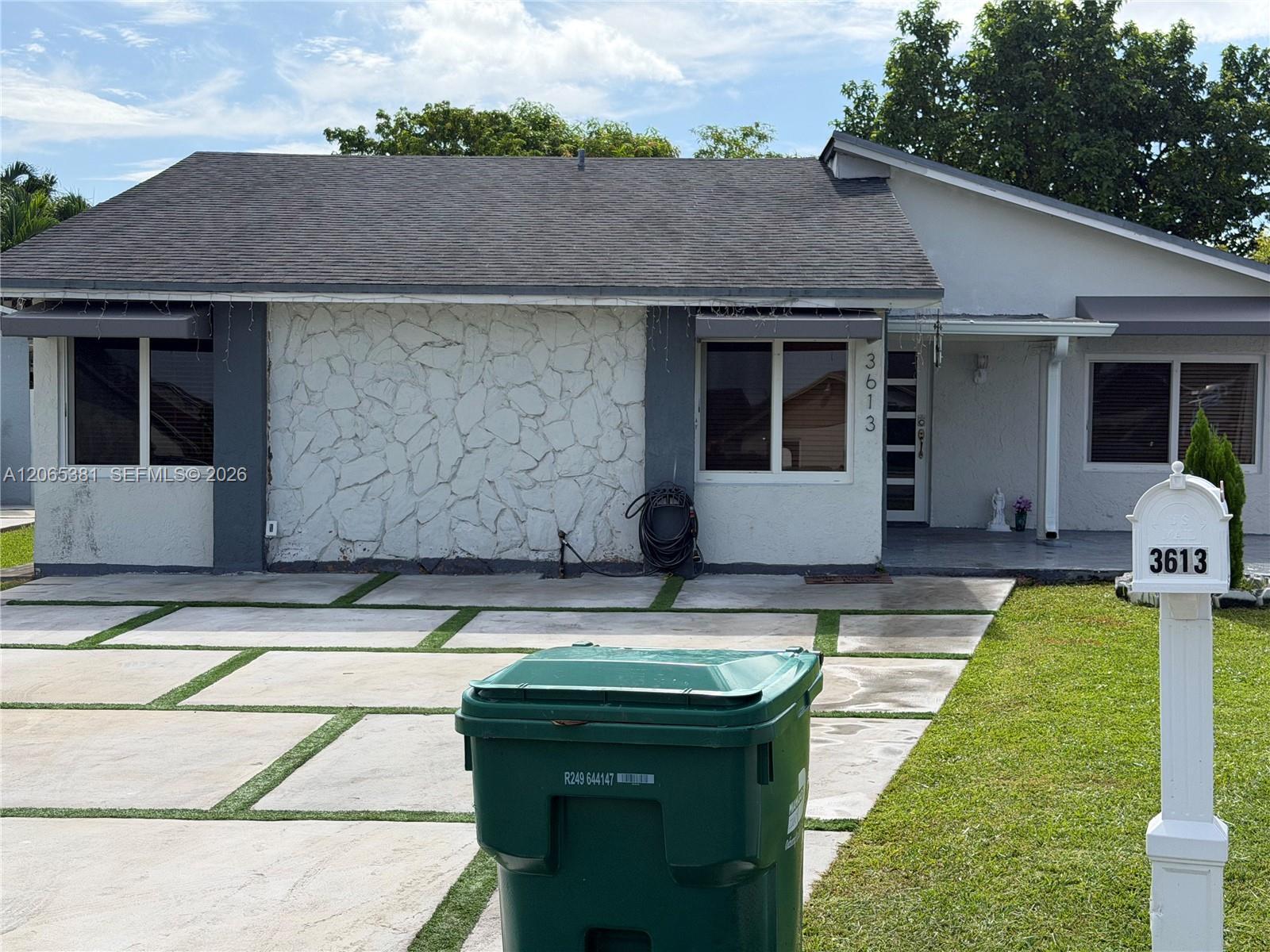 Building Photo - 3613 SW 112th Pl