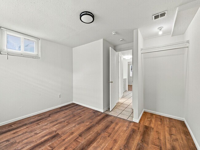Building Photo - 2122 8th Ave