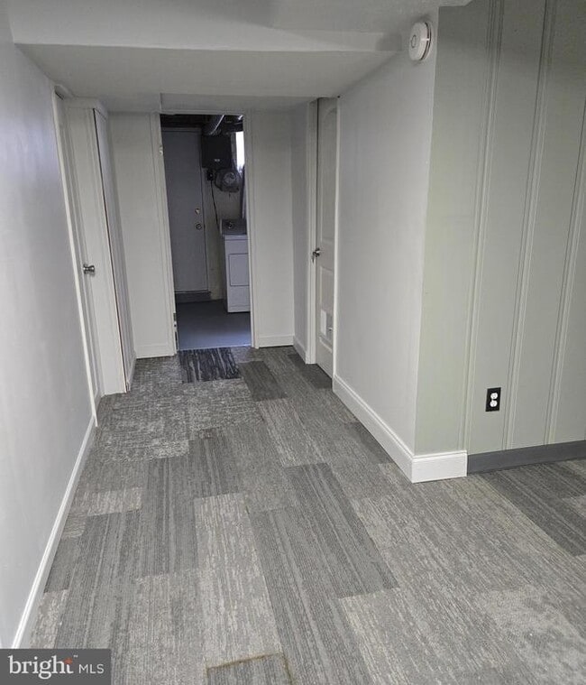 Building Photo - 7801 Hillsway Ave