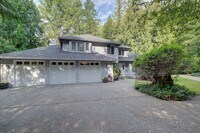 Building Photo - 4Bd/2.5Ba Sammamish Home