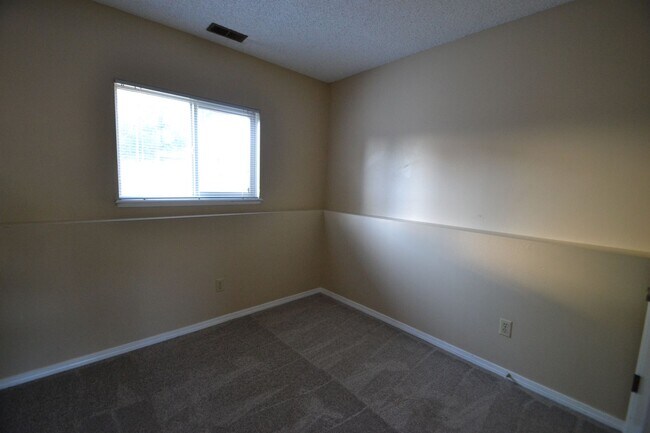 Building Photo - 3535 Sydney Terrace