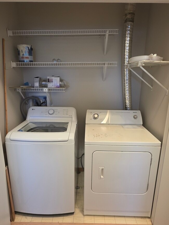 Building Photo - 1361 Cunat Ct