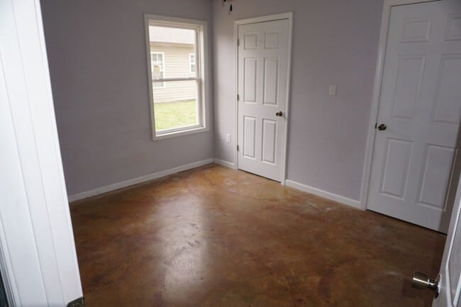 Building Photo - 314 SW 3rd St