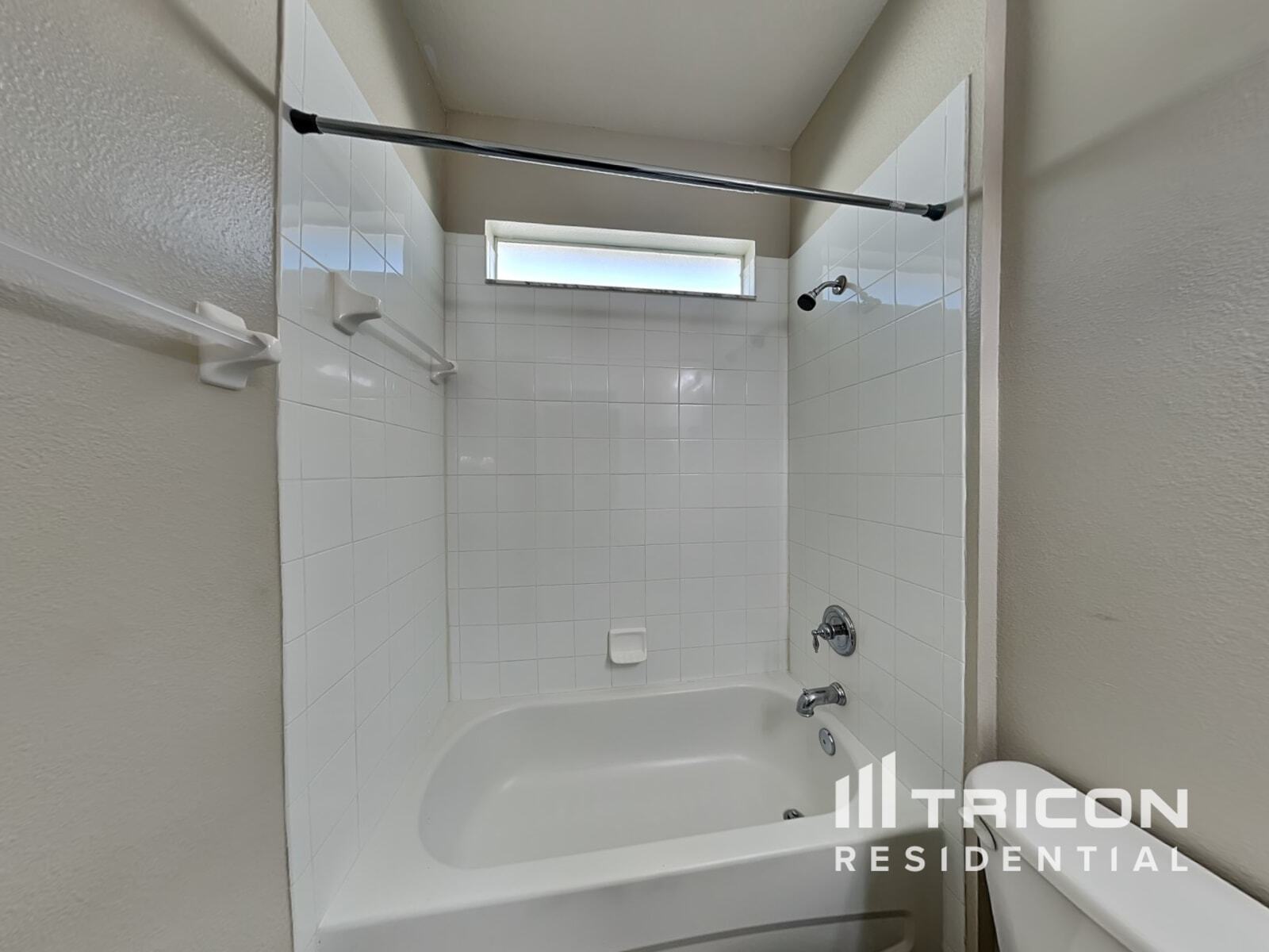 Building Photo - 449 Arch Ridge Loop