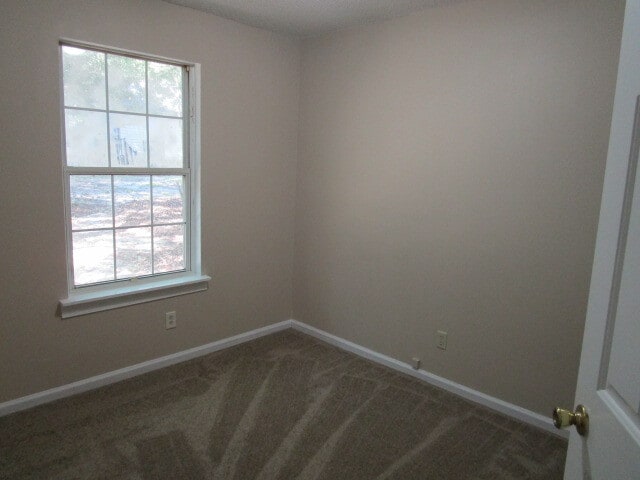 Building Photo - 102 Dylan Dr
