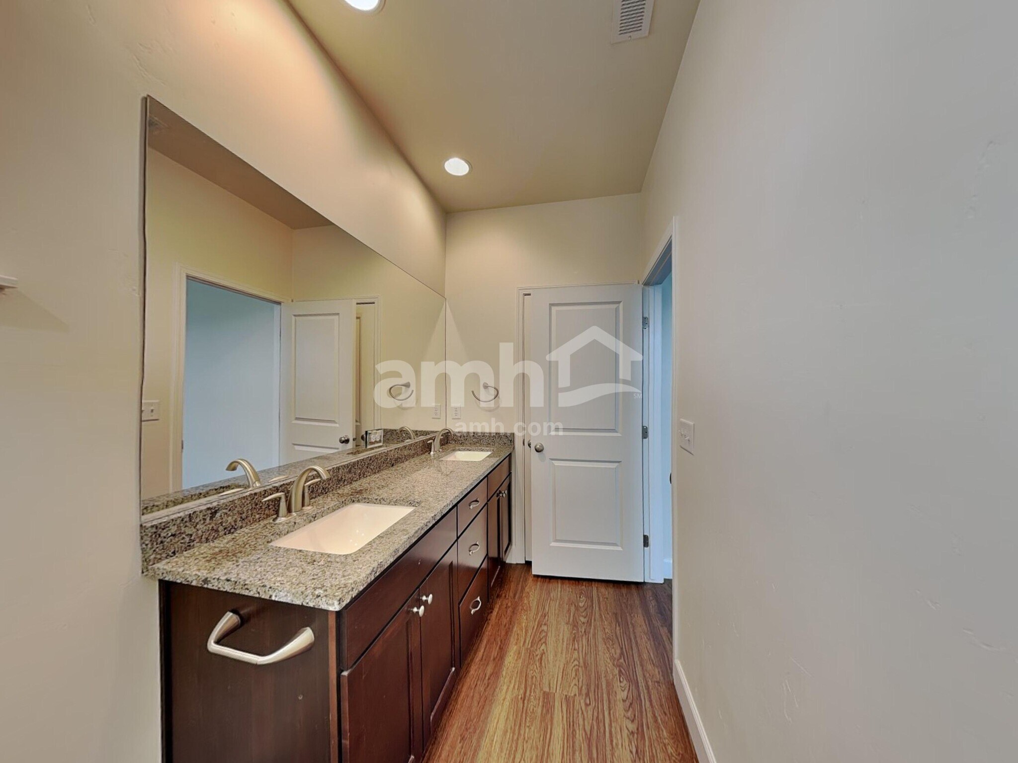 Building Photo - 231 E Sicily Dr