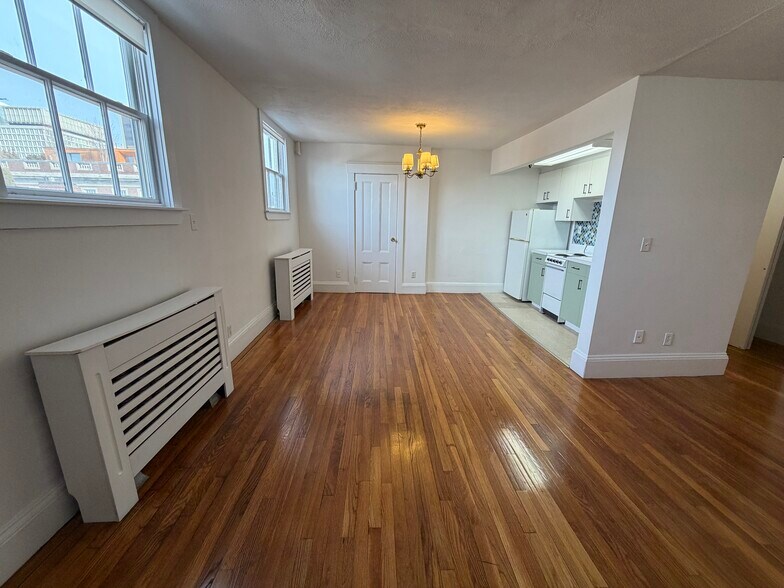 Building Photo - 28 Mount Vernon St