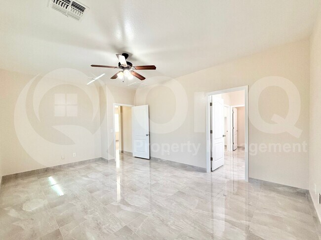 Building Photo - 10631 E Sunflower Ln