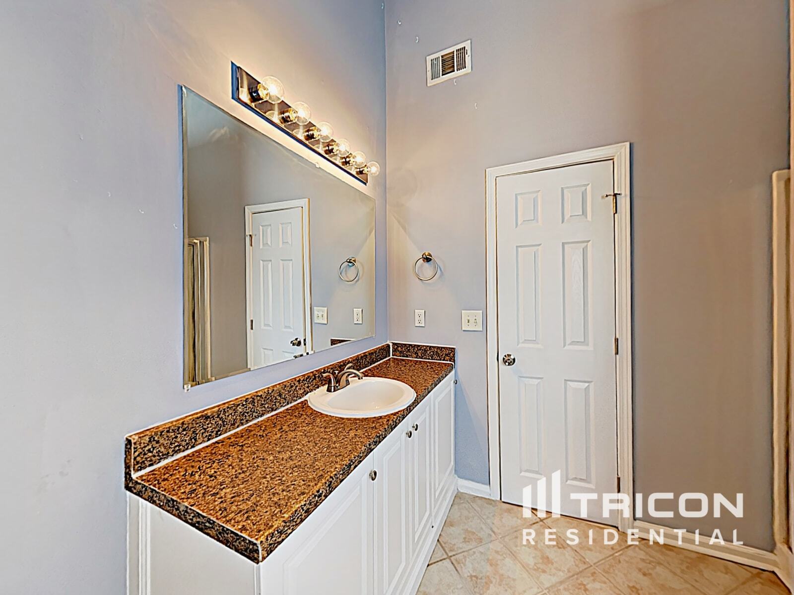 Building Photo - 6030 Crooked Creek Dr.